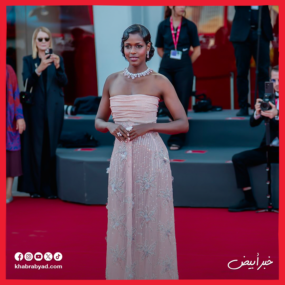 إطلالات النجمات في ختام الدورة 82 لمهرجان فينيسيا الدولي