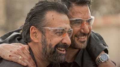 كريم عبدالعزيز وأحمد عز     
