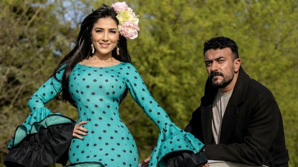 أحمد العوضي ومي عمر 